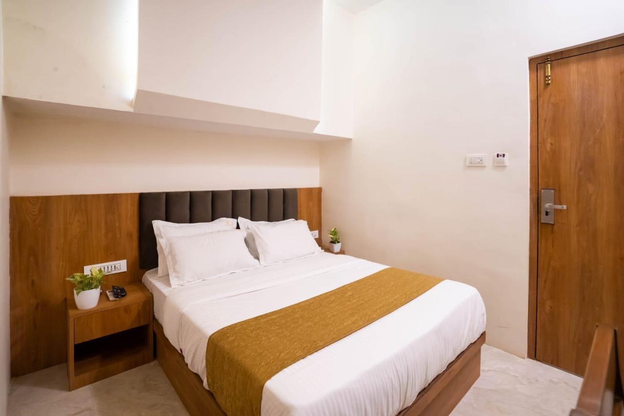 The Platinum Hotel Mumbai Bagian luar foto