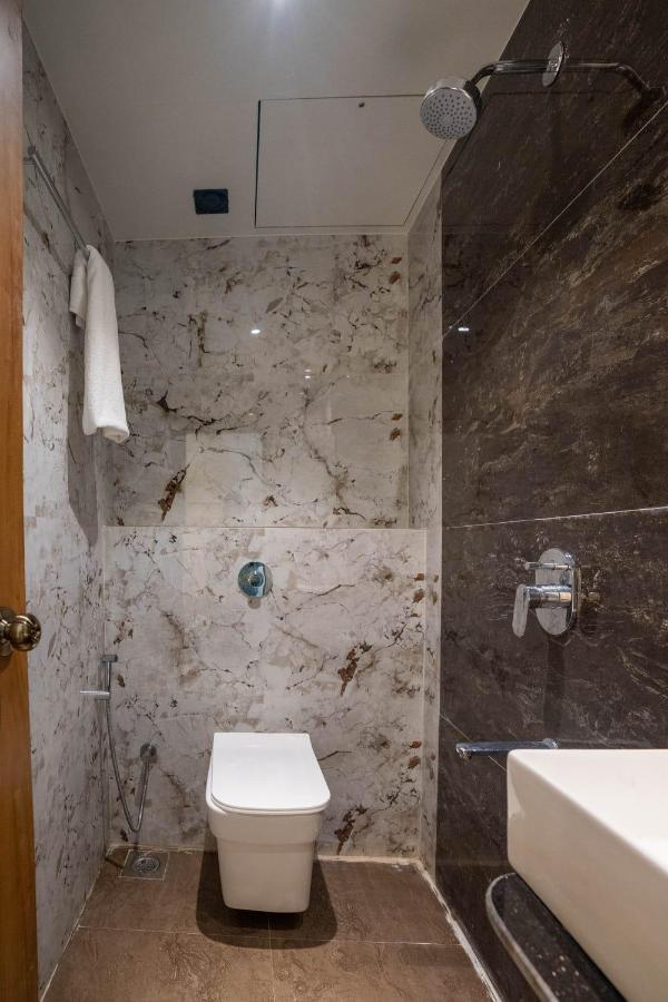 The Platinum Hotel Mumbai Bagian luar foto