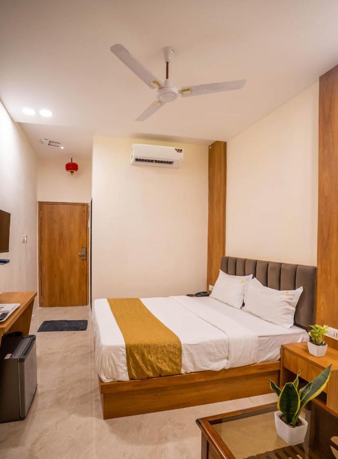 The Platinum Hotel Mumbai Bagian luar foto