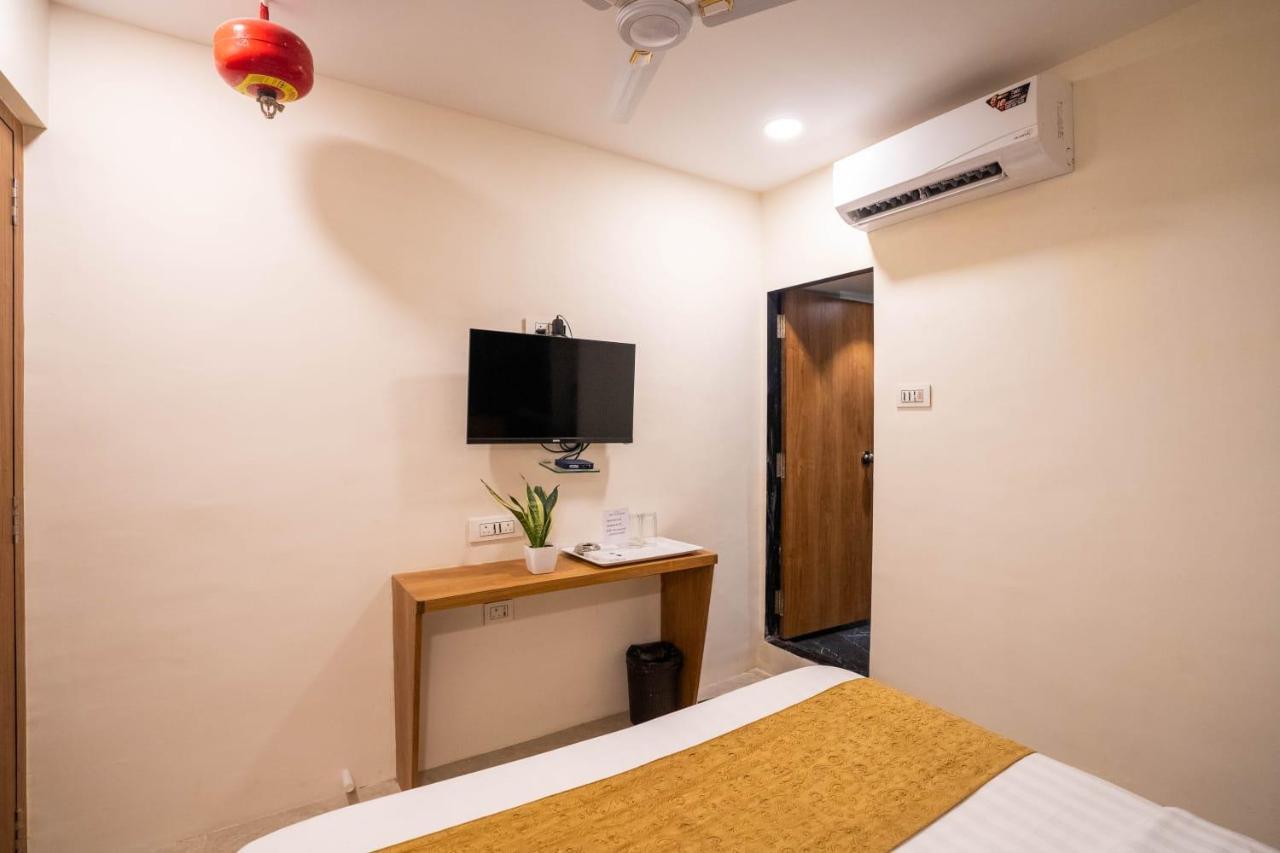 The Platinum Hotel Mumbai Bagian luar foto