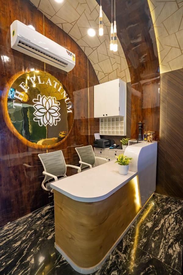 The Platinum Hotel Mumbai Bagian luar foto